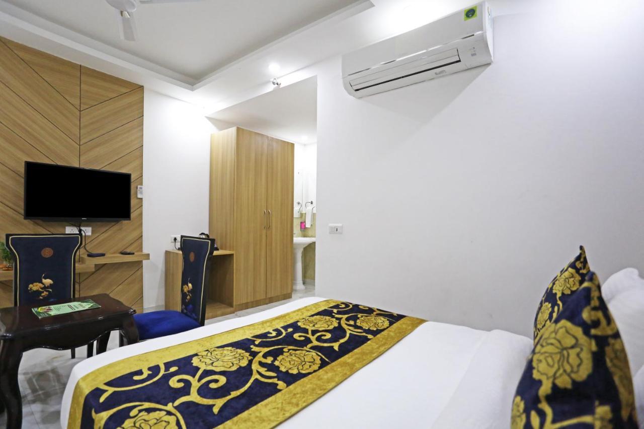 Hotel Decent Suites - Delhi Airport Nowe Delhi Zewnętrze zdjęcie