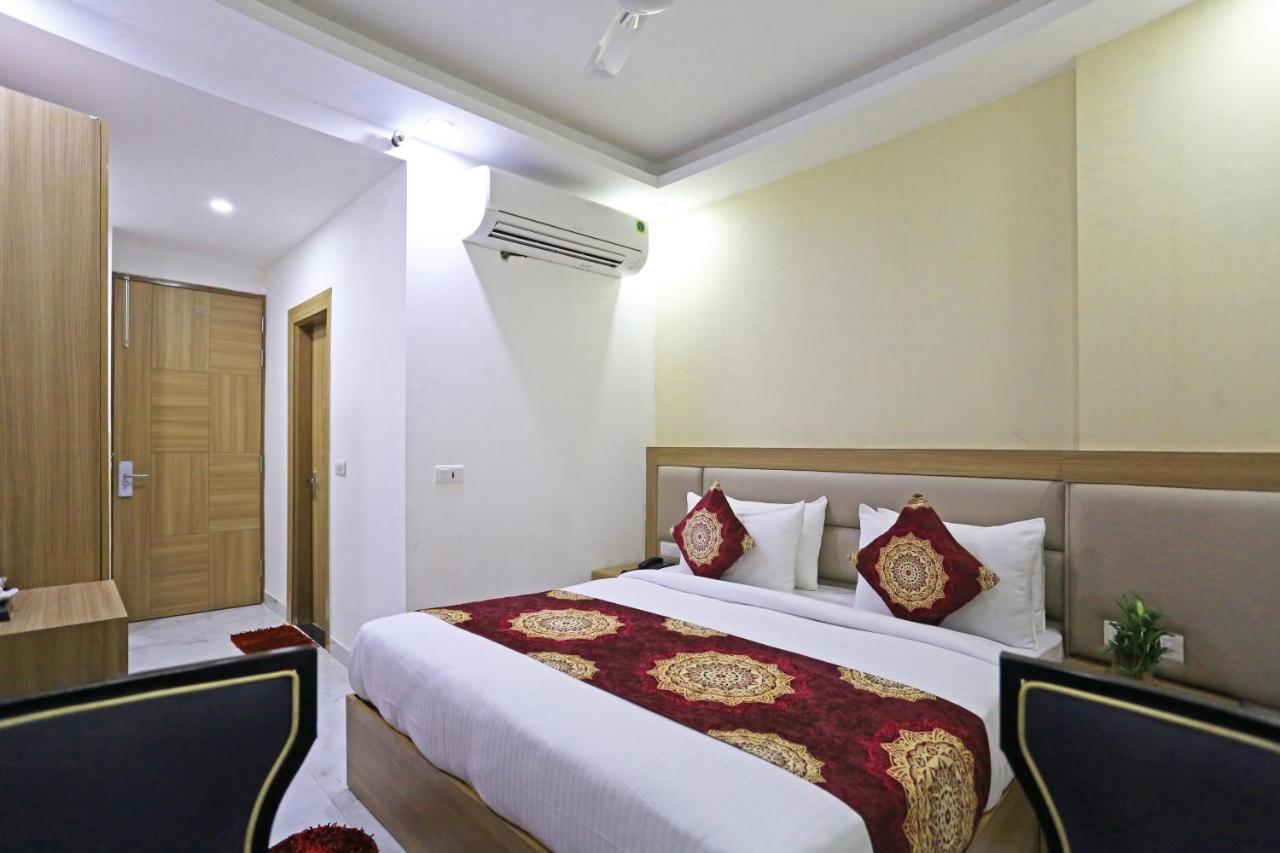 Hotel Decent Suites - Delhi Airport Nowe Delhi Zewnętrze zdjęcie