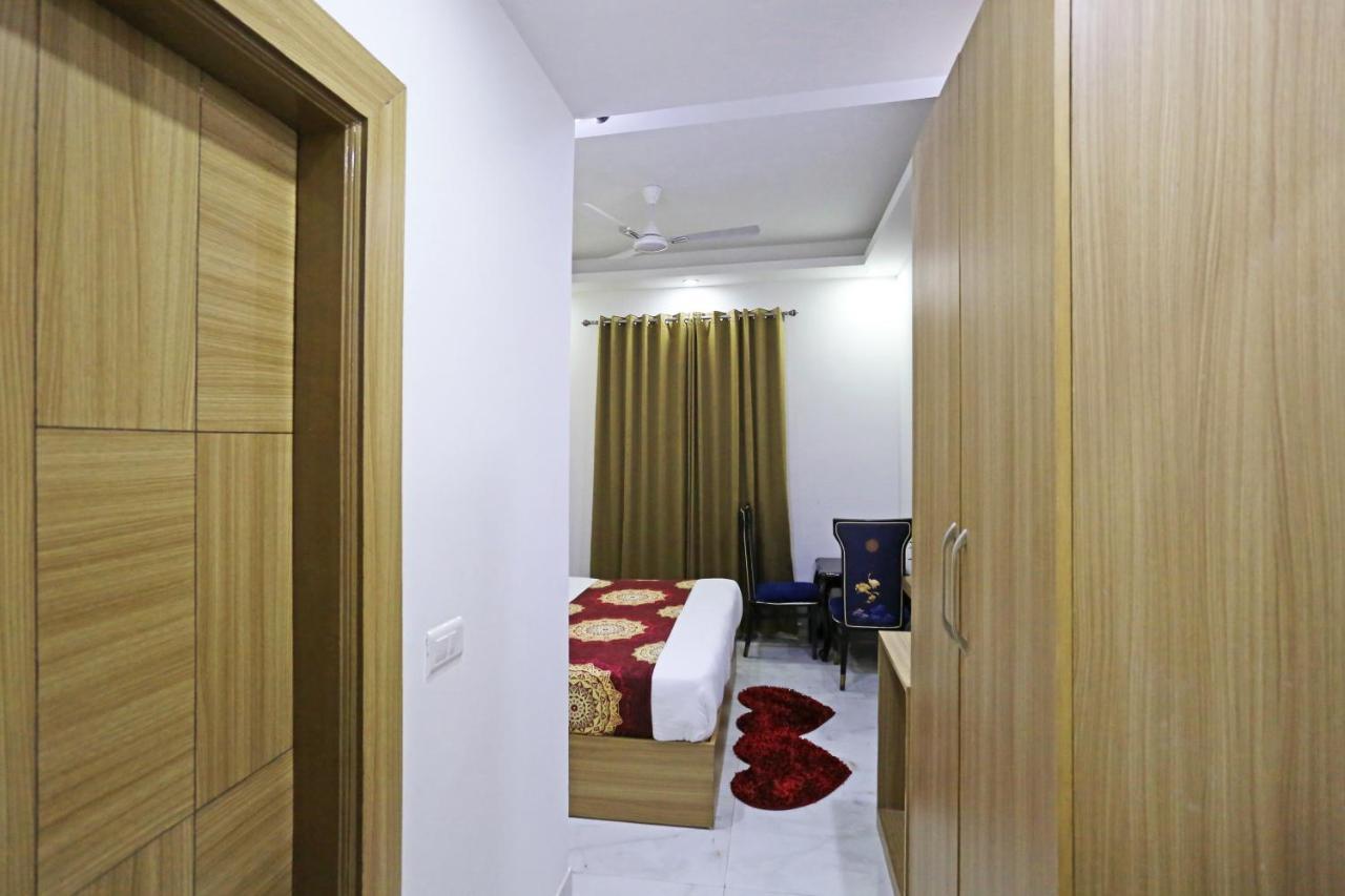 Hotel Decent Suites - Delhi Airport Nowe Delhi Zewnętrze zdjęcie